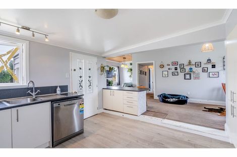 Photo of property in 10 Whitelaw Road, Waianiwa, Invercargill, 9874