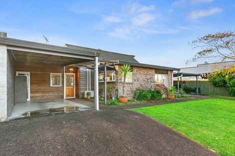 Photo of property in 2/30 Wharf Road, Te Atatu Peninsula, Auckland, 0610
