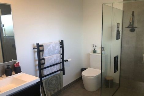 Photo of property in 31 Tahuna Minhinnick Drive, Glenbrook, 2681