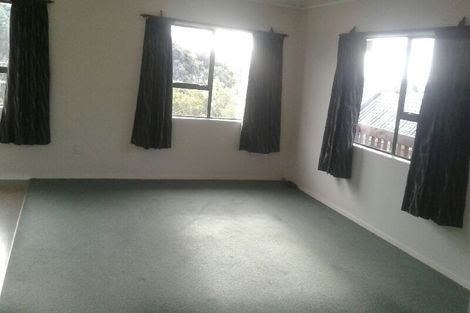 Photo of property in 1/13 Exeter Place, Unsworth Heights, Auckland, 0632