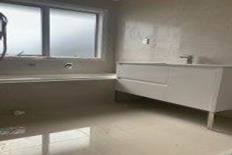 Photo of property in 28 Aeronautic Road, Takanini, 2112