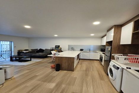 Photo of property in 2/33 May Street, Hamilton East, Hamilton, 3216