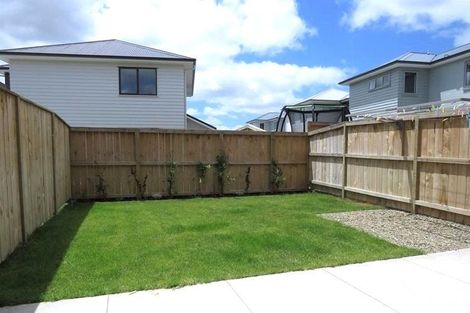 Photo of property in 20 Gilbert Hall Way, Swanson, Auckland, 0614