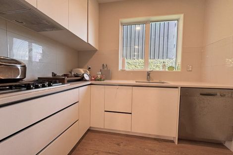 Photo of property in 17a Lake Pupuke Drive, Takapuna, Auckland, 0622