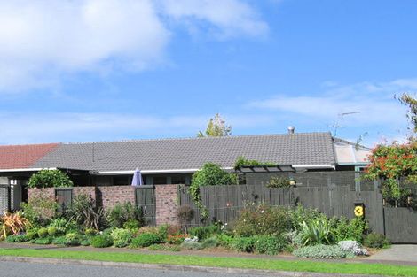 Photo of property in 2/3 Tyrian Close, Half Moon Bay, Auckland, 2012