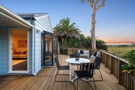 Photo of property in 2/14 Charles Street, Hauraki, Auckland, 0622