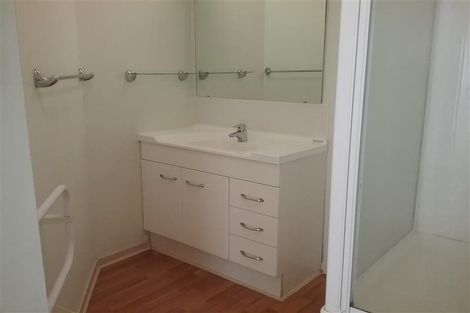 Photo of property in 33 Lewisham Street, Highland Park, Auckland, 2010