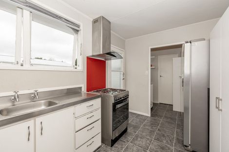Photo of property in 19 Halswell Crescent, Westbrook, Palmerston North, 4412