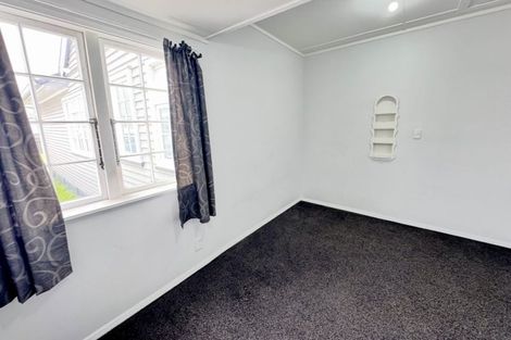 Photo of property in 1006 Tremaine Avenue, Roslyn, Palmerston North, 4414