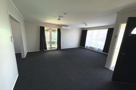 Photo of property in 2 Capella Place, Manurewa, Auckland, 2102