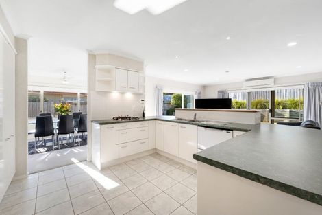 Photo of property in 218 Kilkenny Drive, East Tamaki Heights, Auckland, 2016