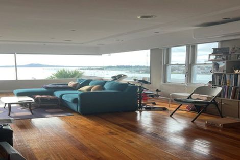 Photo of property in 35 Takutai Avenue, Half Moon Bay, Auckland, 2012