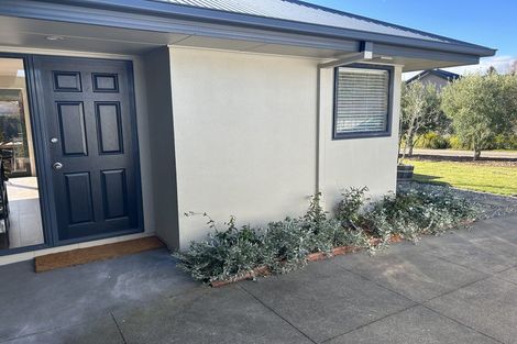 Photo of property in 14 Lakemere Way, Kinloch, Taupo, 3377