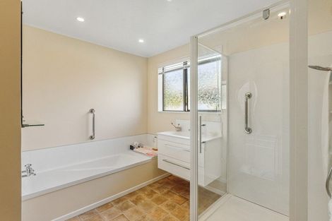 Photo of property in 9 Awanui Drive, Waikanae, 5036