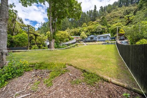 Photo of property in 114a Pinehaven Road, Pinehaven, Upper Hutt, 5019