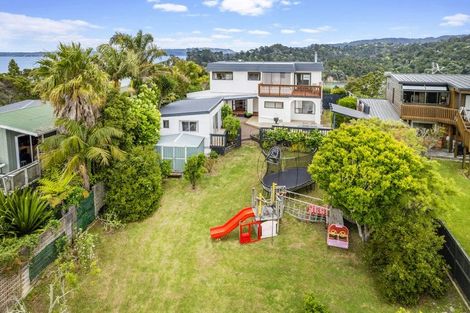 Photo of property in 20 Arapito Road, Titirangi, Auckland, 0604