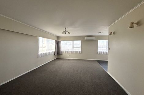 Photo of property in 114 Taikata Road, Te Atatu Peninsula, Auckland, 0610
