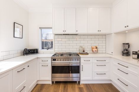 Photo of property in 6 Nicolas Lane, West End, Palmerston North, 4410