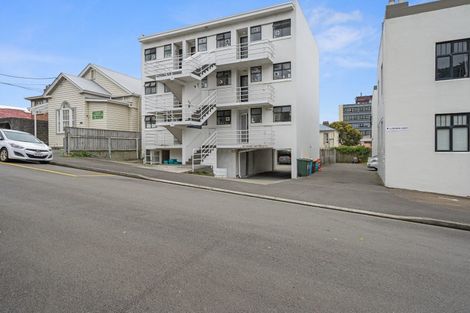 Photo of property in 2 Moncrieff Street, Mount Victoria, Wellington, 6011