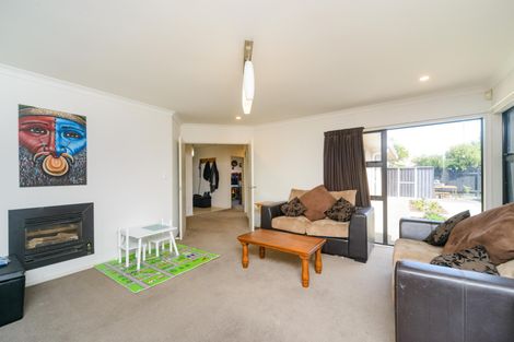 Photo of property in 16 Sorrento Place, Kelvin Grove, Palmerston North, 4414