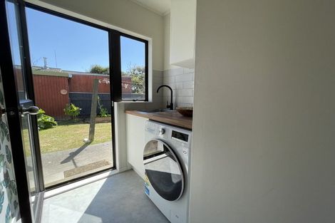 Photo of property in 1/1216 Howard Street, Parkvale, Hastings, 4122