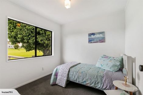 Photo of property in 2/8 Lingfield Street, Glenfield, Auckland, 0629