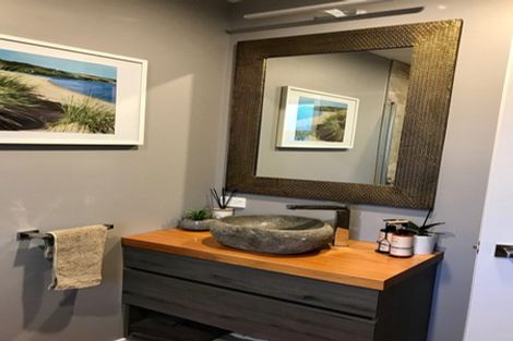 Photo of property in 5 Fitzroy Road, Fitzroy, New Plymouth, 4312