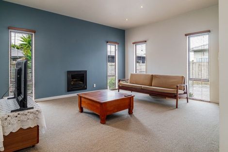 Photo of property in 14 Stewart Crescent, Hokowhitu, Palmerston North, 4410