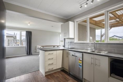 Photo of property in 2 Glasgow Street, Takaro, Palmerston North, 4412