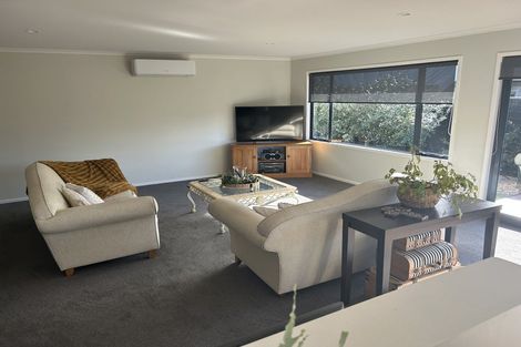 Photo of property in 14 Lakemere Way, Kinloch, Taupo, 3377