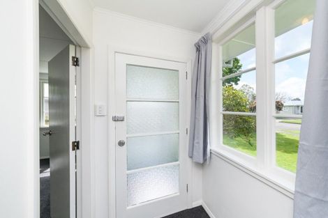 Photo of property in 33 Crewe Crescent, Hokowhitu, Palmerston North, 4410