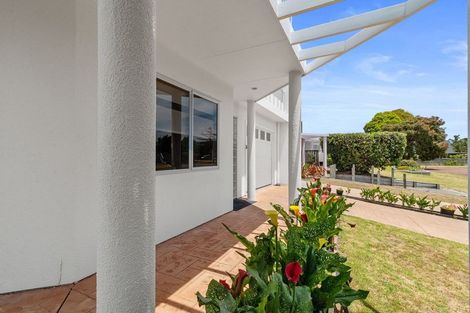 Photo of property in 4 Claxton Avenue, Pauanui, Hikuai, 3579