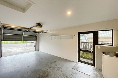 Photo of property in 21 Rebecca Rise, Weymouth, Auckland, 2103