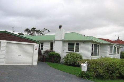 Photo of property in 4 Kiwi Crescent, Tawa, Wellington, 5028