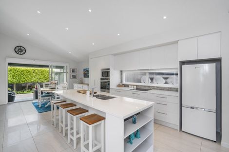 Photo of property in 37 Saint Pauls Drive, Brookfield, Tauranga, 3110