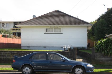Photo of property in 32 Hine Street, New Plymouth, 4310