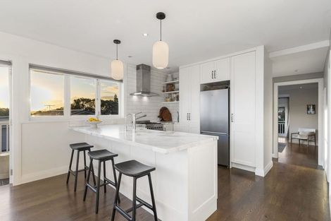 Photo of property in 120 Island Bay Road, Beach Haven, Auckland, 0626