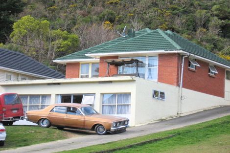 Photo of property in 71 Coast Road, Wainuiomata, Lower Hutt, 5014