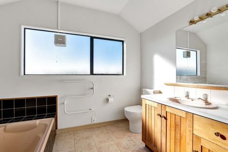 Photo of property in 90a Govett Avenue, Frankleigh Park, New Plymouth, 4310