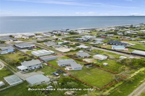 Photo of property in 450 Pukehina Parade, Pukehina, Te Puke, 3189