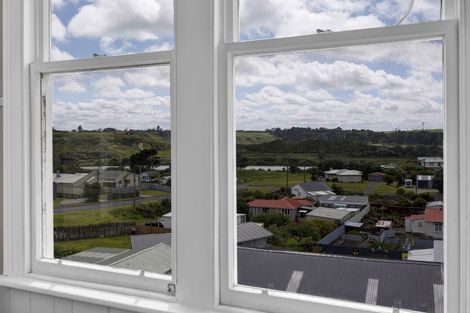 Photo of property in 20 Cambridge Street, Patea, 4520