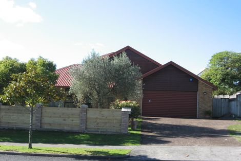 Photo of property in 33 Charles Prevost Drive, The Gardens, Auckland, 2105