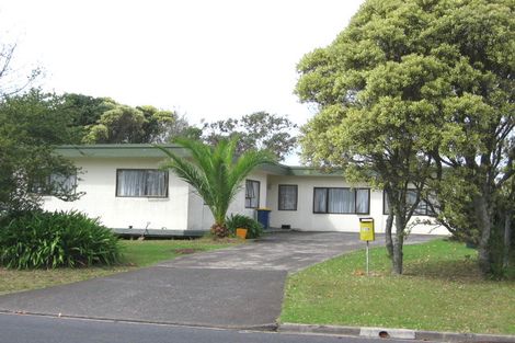 Photo of property in 129a Colwill Road, Massey, Auckland, 0614