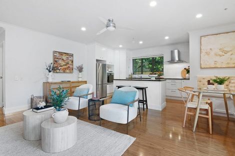 Photo of property in 1p/7-11 Bute Road, Browns Bay, Auckland, 0630