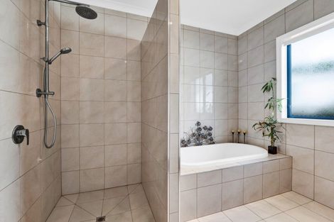 Photo of property in 69f Karamea Street, Whalers Gate, New Plymouth, 4310