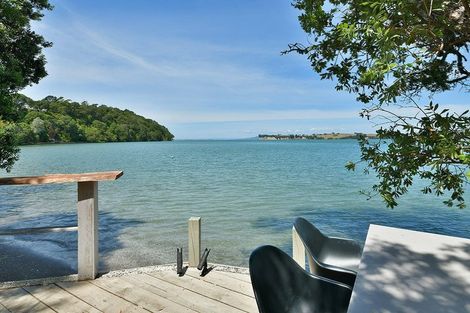 Photo of property in 254 Wade River Road, Wade Heads, Whangaparaoa, 0932