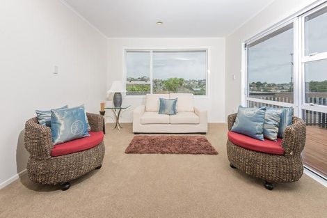 Photo of property in 21 Ludlow Terrace, Totara Vale, Auckland, 0627