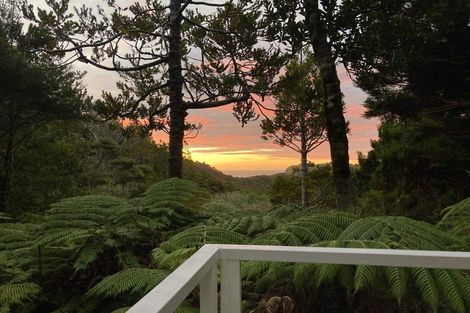 Photo of property in 103 Lone Kauri Road, Karekare, Auckland, 0772