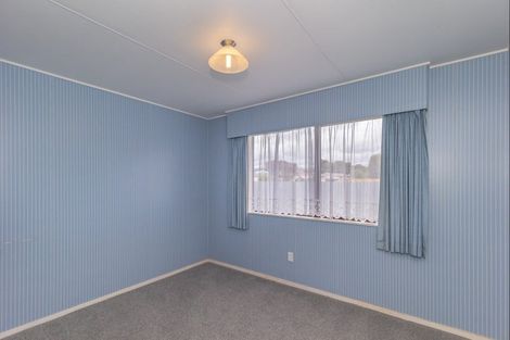 Photo of property in 104 Ryder Crescent, Levin, 5510