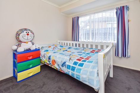 Photo of property in 32 Ewhurst Place, Goodwood Heights, Auckland, 2105